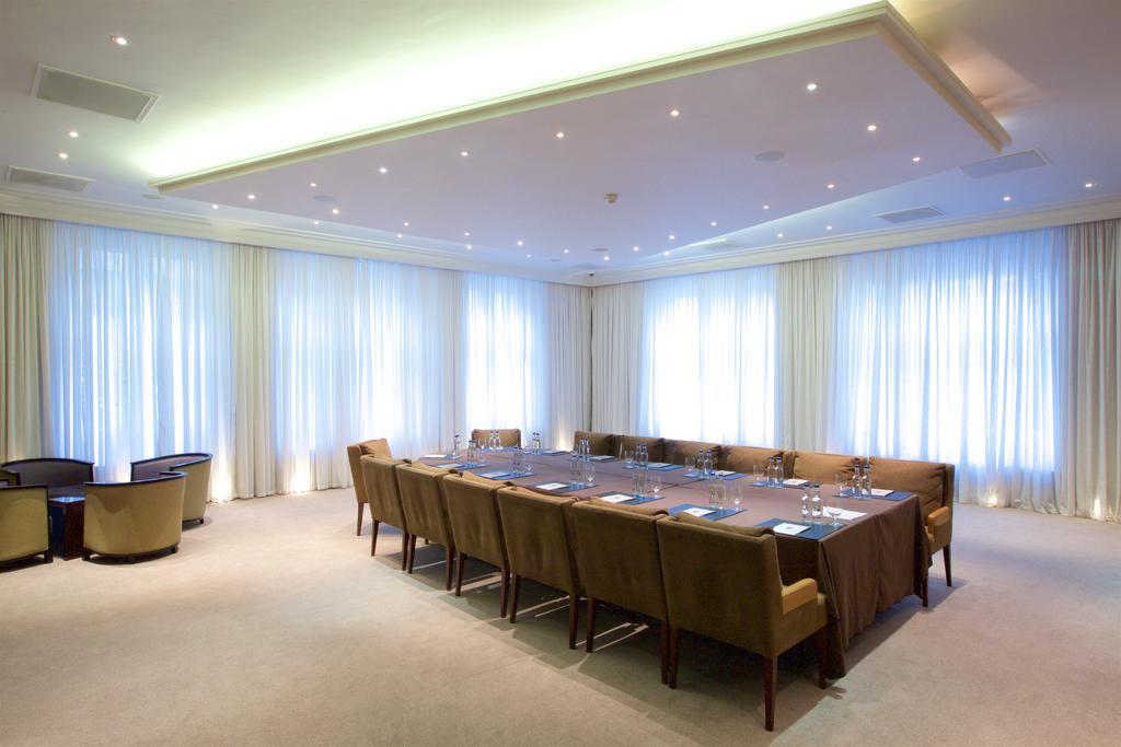 The Chester Grosvenor Hotel Eksteriør billede The boardroom at the London headquarters